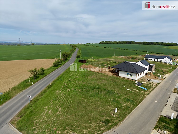 Prodej stavebního pozemku 1 065 m² - foto 3