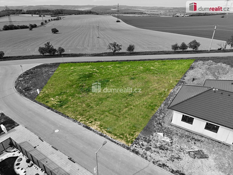 Prodej stavebního pozemku 1 065 m² - foto 6