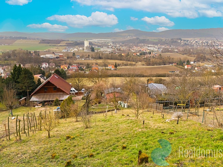 Prodej stavebního pozemku 1 077 m² - foto 2