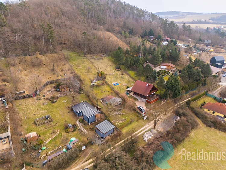 Prodej stavebního pozemku 1 077 m² - foto 5