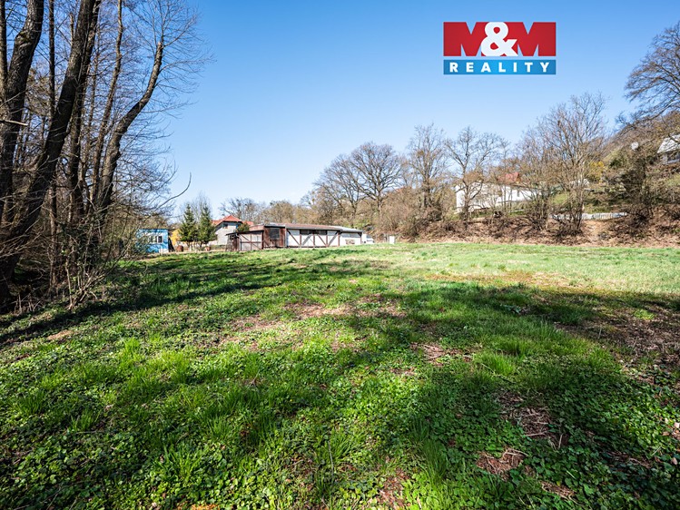 Prodej stavebního pozemku 1 500 m² - foto 1