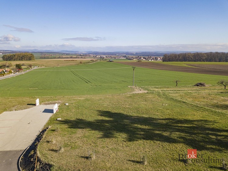 Prodej stavebního pozemku 770 m² - foto 3