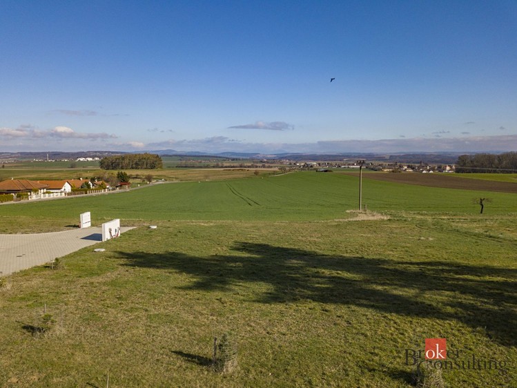 Prodej stavebního pozemku 770 m² - foto 1