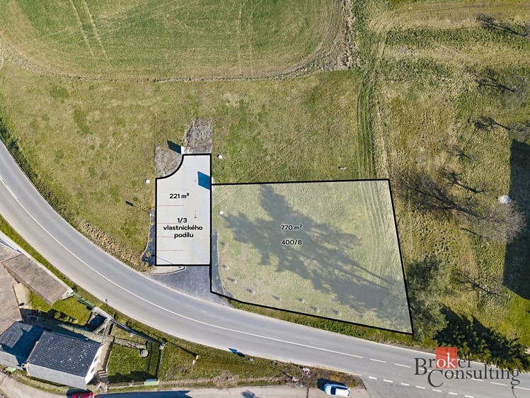 Prodej stavebního pozemku 770 m² - foto 2