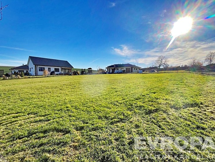 Prodej stavebního pozemku 1 071 m² - foto 4