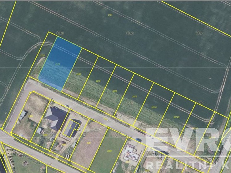 Prodej stavebního pozemku 1 400 m² - foto 3