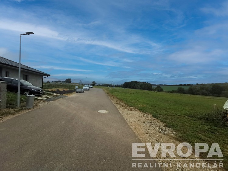 Prodej stavebního pozemku 1 400 m² - foto 6
