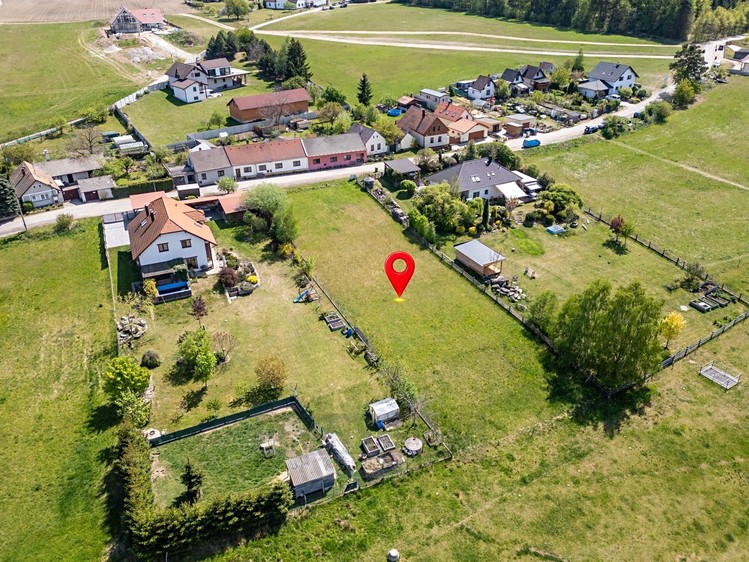Prodej stavebního pozemku 1 750 m² - foto 3