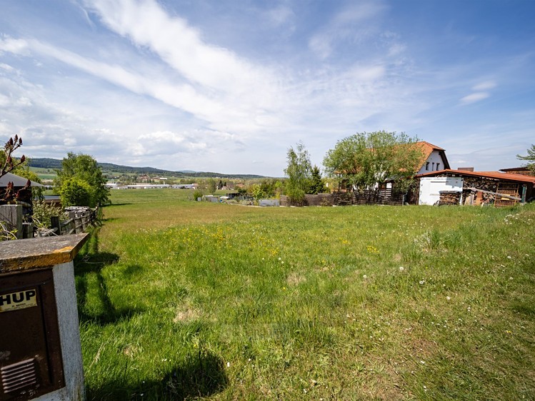 Prodej stavebního pozemku 1 750 m² - foto 1