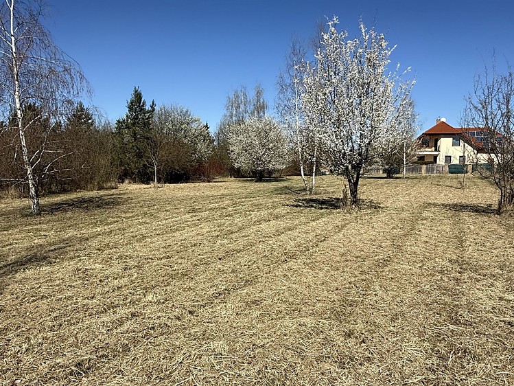 Prodej stavebního pozemku 942 m² - foto 8