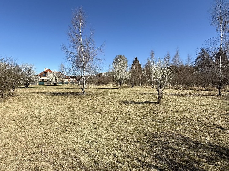 Prodej stavebního pozemku 940 m² - foto 1