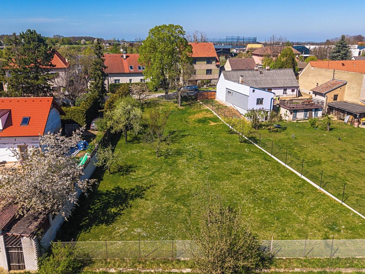 Prodej  stavebního pozemku 970 m² - foto 8