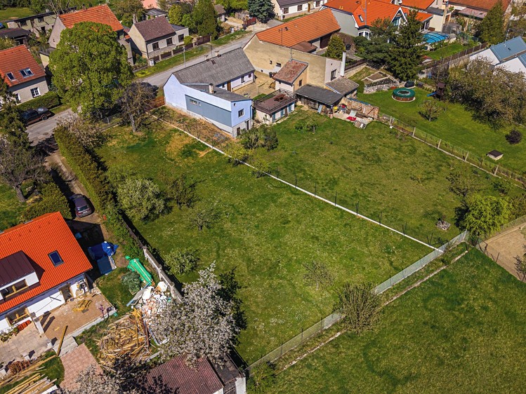 Prodej  stavebního pozemku 970 m² - foto 7