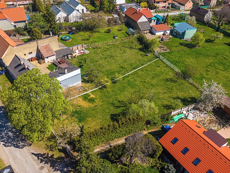 Prodej  stavebního pozemku 970 m² - foto 5