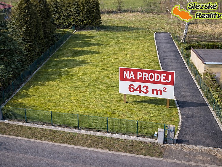 Prodej stavebního pozemku 643 m² - foto 1