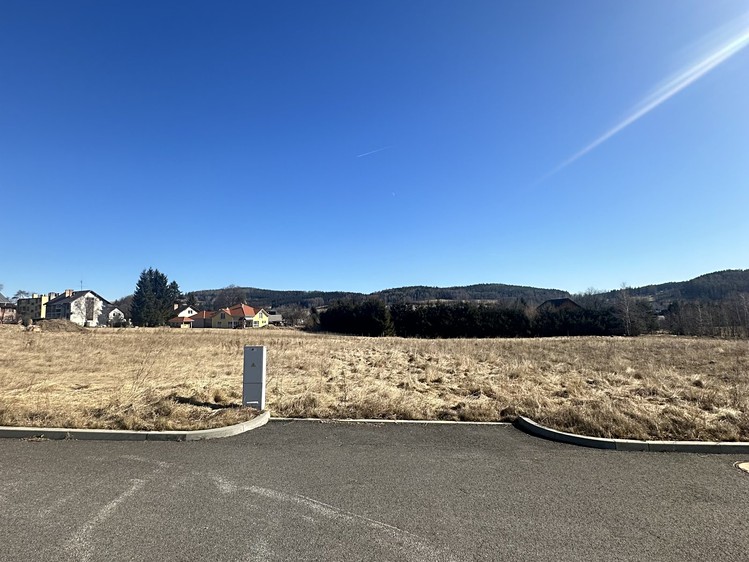 Prodej stavebního pozemku 1 200 m² - foto 1