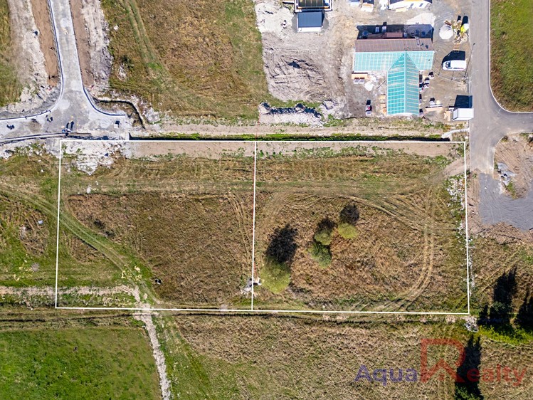 Prodej stavebního pozemku 1 999 m² - foto 1