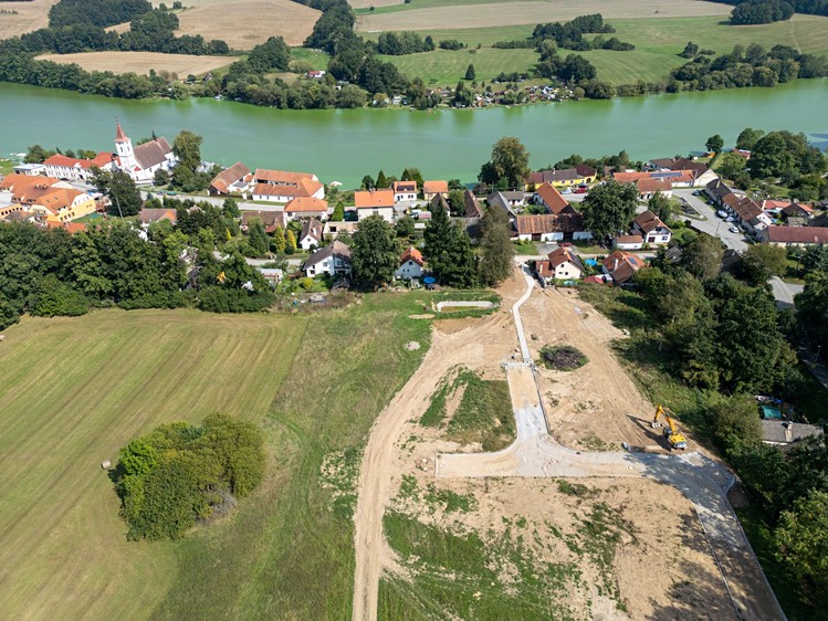Prodej stavebního pozemku 1 179 m² - foto 8