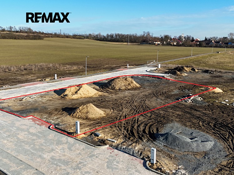 Prodej stavebního pozemku 821 m² - foto 3