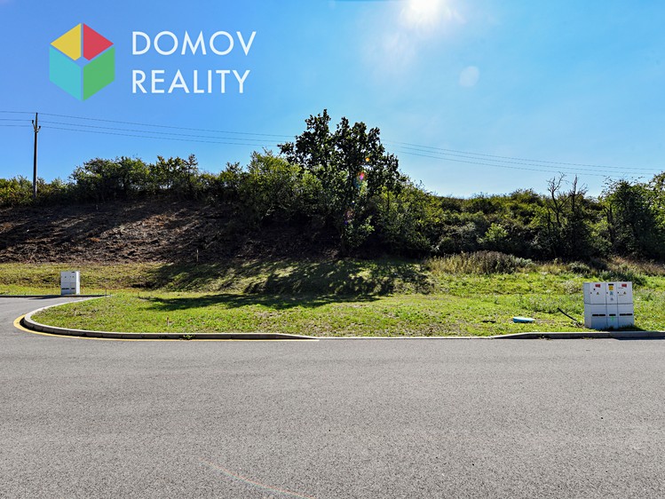 Prodej  stavebního pozemku 703 m² - foto 3