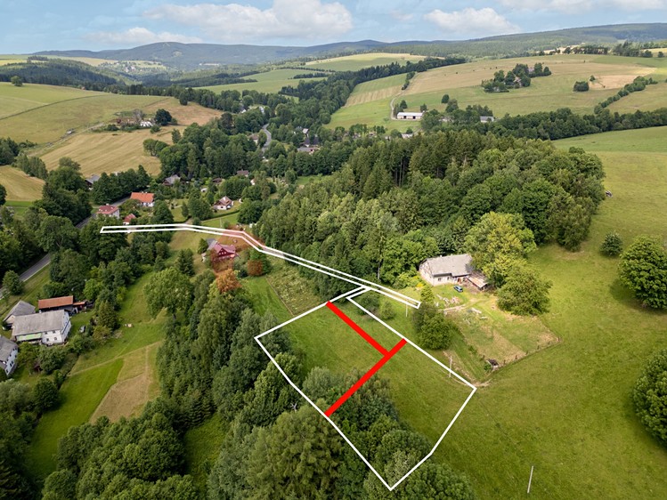 Prodej stavebního pozemku 1 640 m² - foto 1