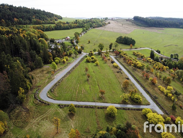 Prodej  stavebního pozemku 848 m² - foto 5