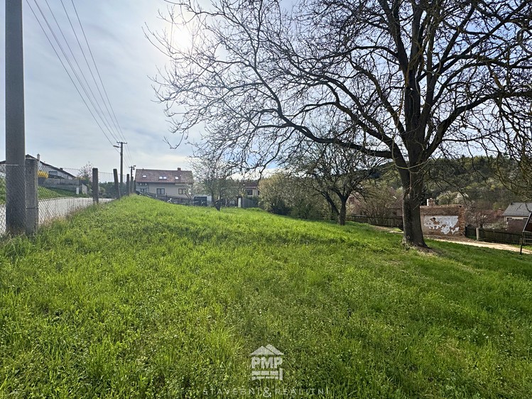 Prodej stavebního pozemku 953 m² - foto 4
