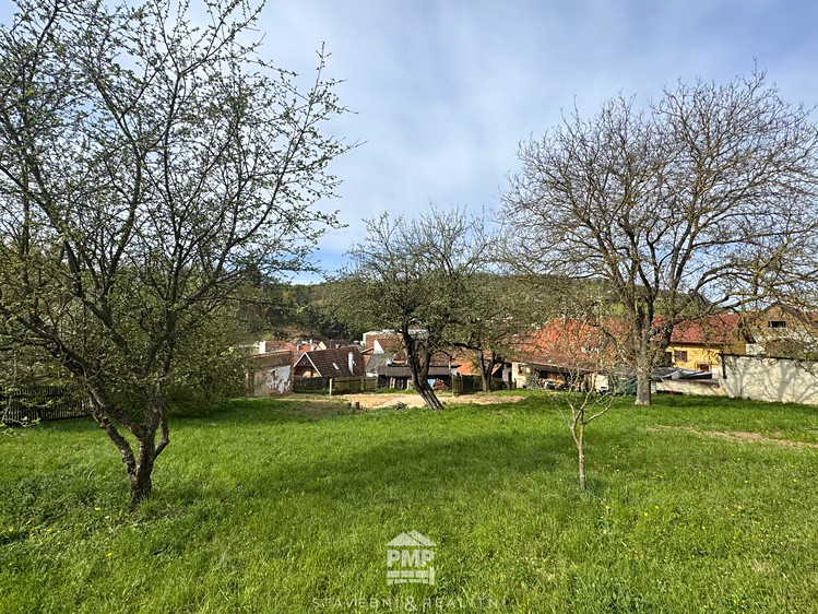 Prodej stavebního pozemku 953 m² - foto 6