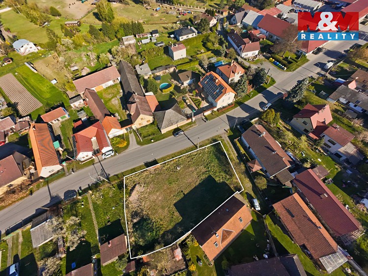 Prodej stavebního pozemku 905 m² - foto 4