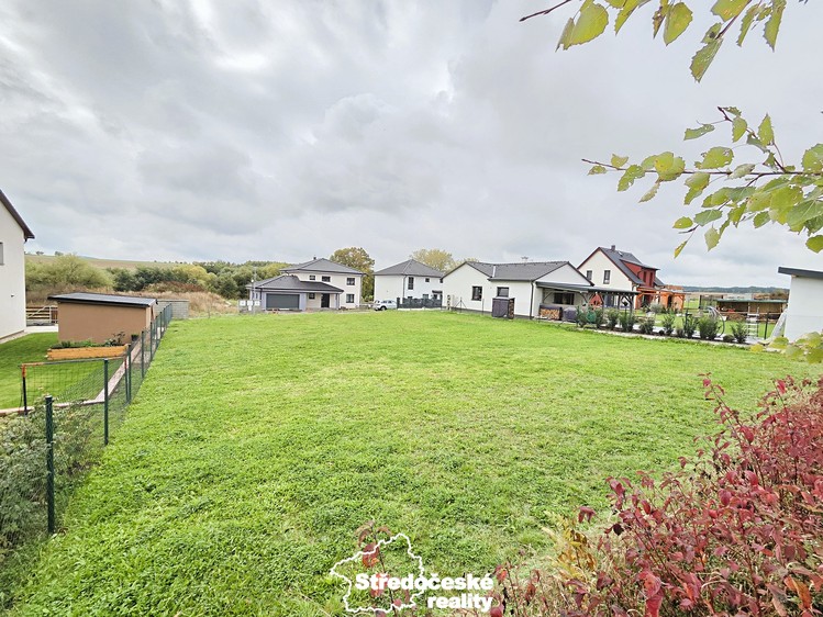 Prodej stavebního pozemku 849 m² - foto 1