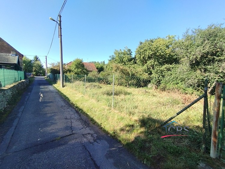 Prodej stavebního pozemku 722 m² - foto 1