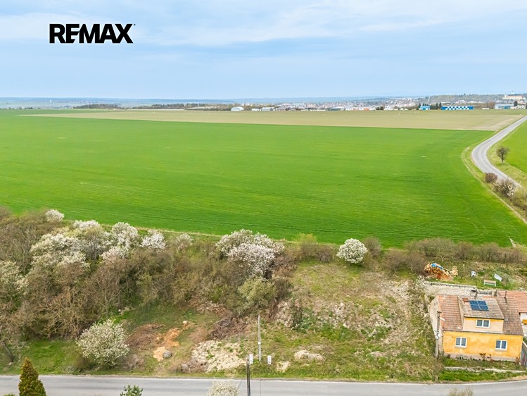 Prodej  stavebního pozemku 656 m² - foto 8