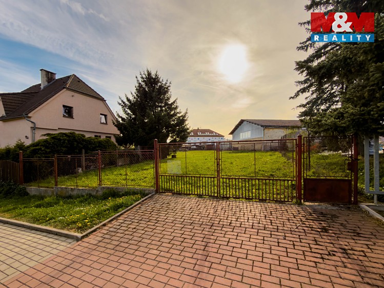 Prodej stavebního pozemku 1 040 m² - foto 3