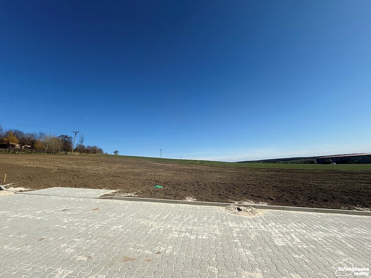 Prodej stavebního pozemku 892 m² - foto 4