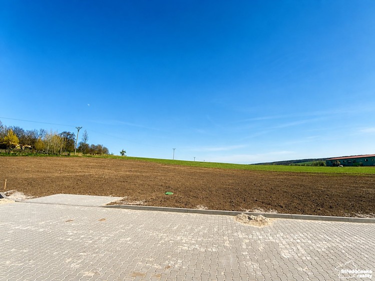 Prodej stavebního pozemku 892 m² - foto 3