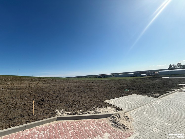 Prodej stavebního pozemku 892 m² - foto 8
