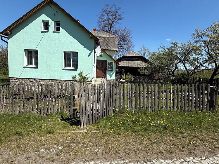 Prodej stavebního pozemku 2 004 m² - foto 2