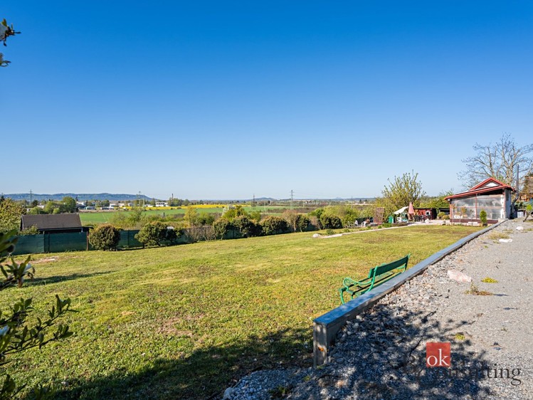 Prodej stavebního pozemku 1 271 m² - foto 6