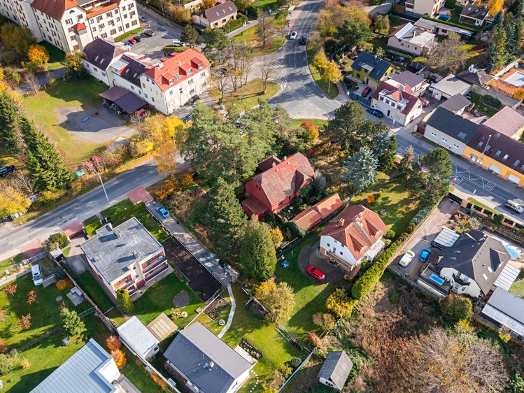 Prodej stavebního pozemku 1 647 m² - foto 4