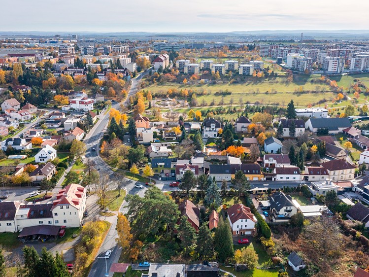 Prodej stavebního pozemku 1 647 m² - foto 7