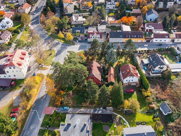 Prodej stavebního pozemku 1 647 m² - foto 6