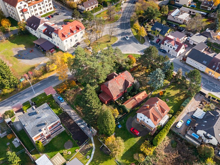 Prodej stavebního pozemku 1 647 m² - foto 5