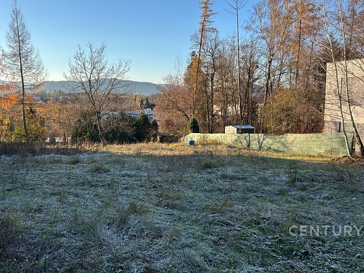 Prodej stavebního pozemku 1 738 m² - foto 1