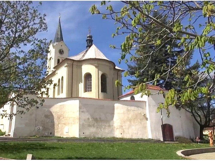 Prodej stavebního pozemku 1 923 m² - foto 6