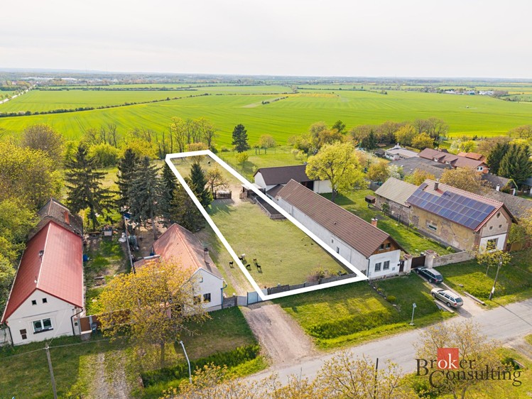 Prodej stavebního pozemku 1 401 m² - foto 2