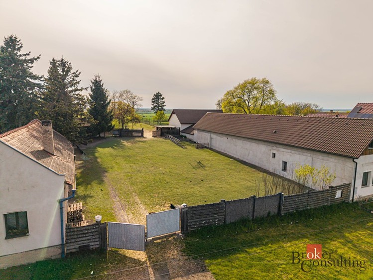 Prodej stavebního pozemku 1 401 m² - foto 5