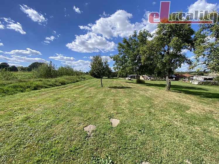 Prodej stavebního pozemku 1 297 m² - foto 3