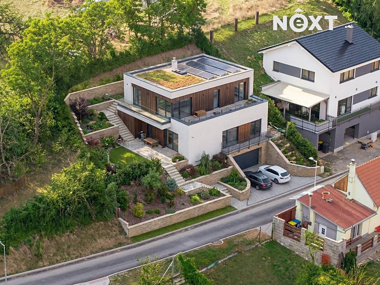 Prodej stavebního pozemku 598 m² - foto 1