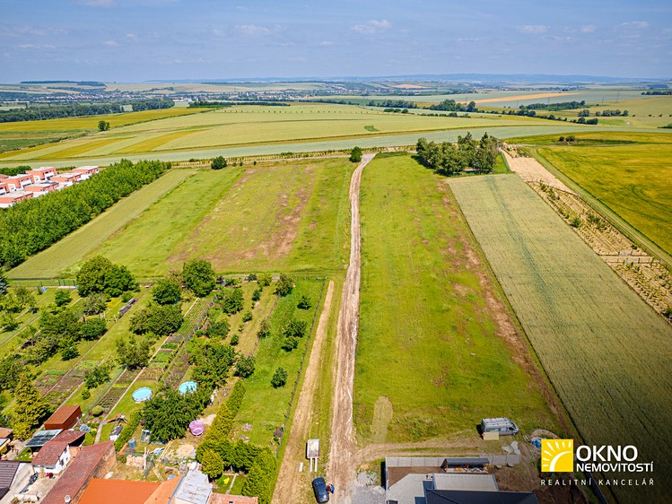 Prodej stavebního pozemku 746 m² - foto 1