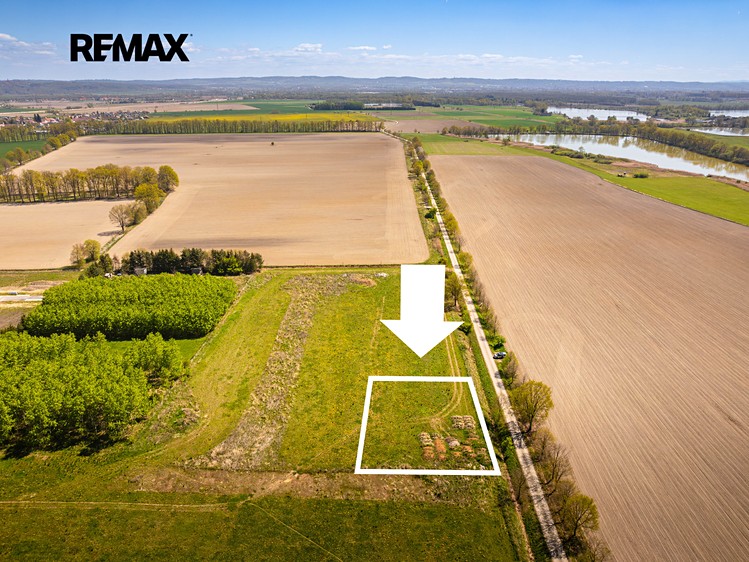 Prodej stavebního pozemku 801 m² - foto 6